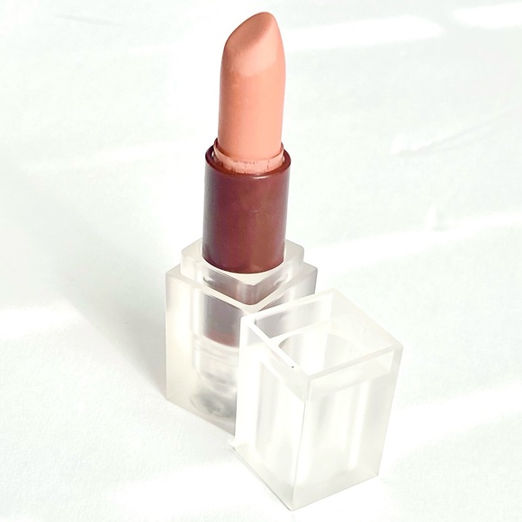 KKW BEAUTY • 90s Inspired Matte Lipstick & Lipliners - Picture 2 of 8